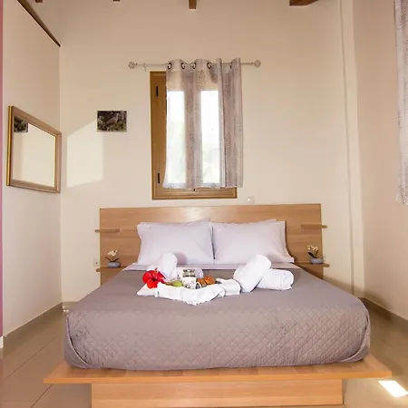 Emilia'S Guest House Upper Floor Stoúpa Buitenkant foto